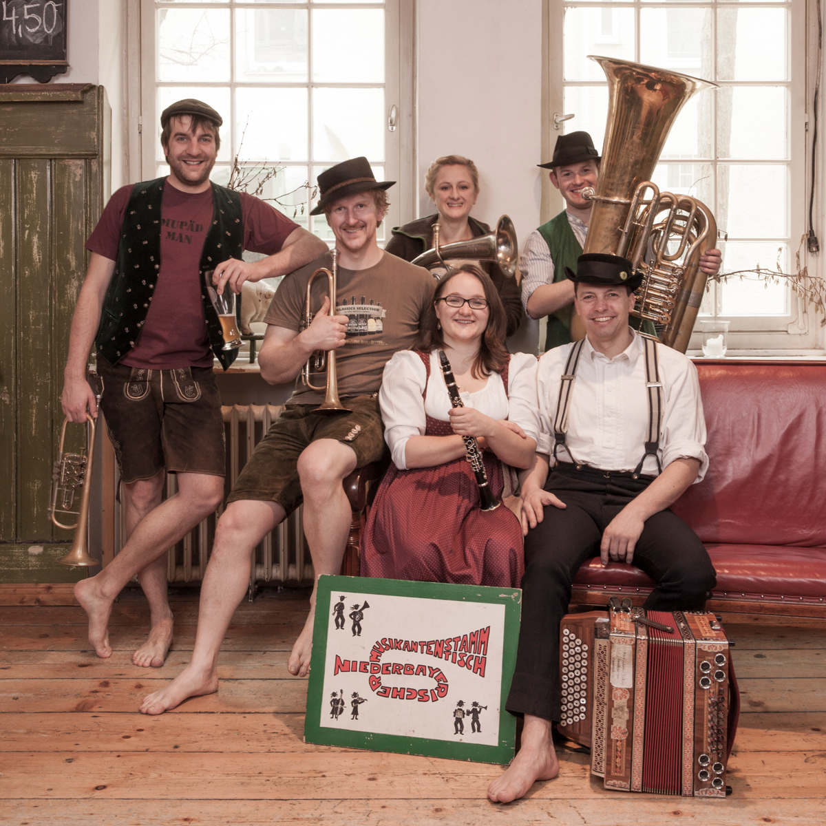 Niederbayrischer Tanzboden mit dem Niederbayrischen Musikantenstammtisch